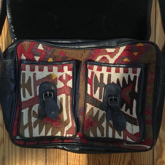 Host Pick! THE NOMADIE COLLECTION Vintage Kilim Briefcase/Laptop Bag - Picture 5 of 8